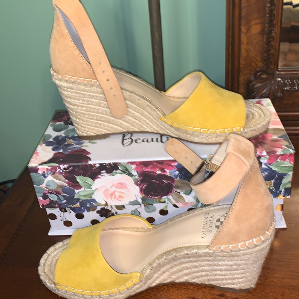🏖️ Vince Camuto Suede Platform Sandals, Size 9.5